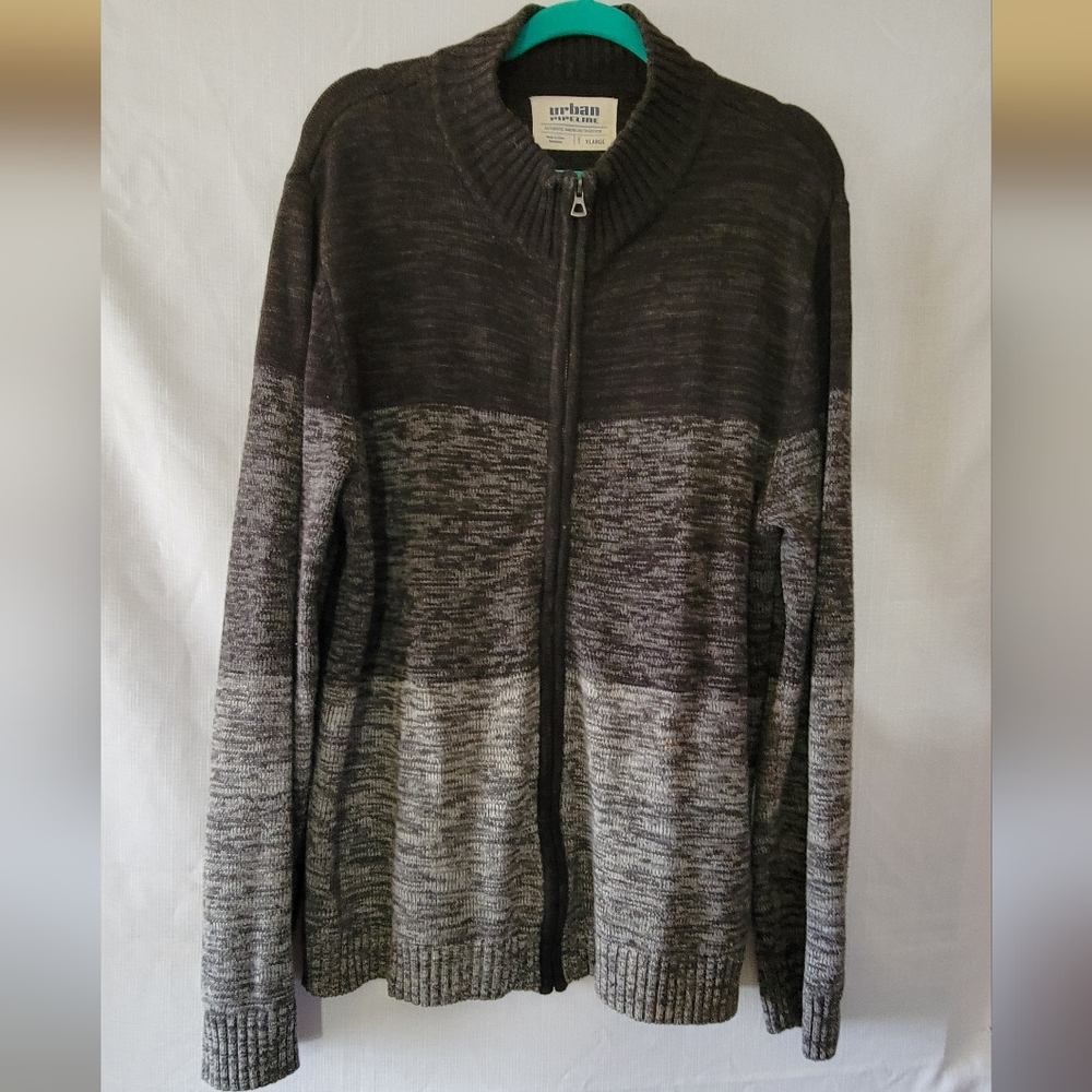 Urban Pipeline Size XL Black & Gray Full Zip Mock Neck Striped Sweater